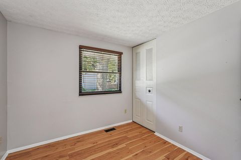 Tiny photo for 3000 Highpoint Drive, Columbus, OH 43221 (MLS # 225037430)