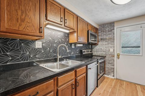 Tiny photo for 3000 Highpoint Drive, Columbus, OH 43221 (MLS # 225037430)