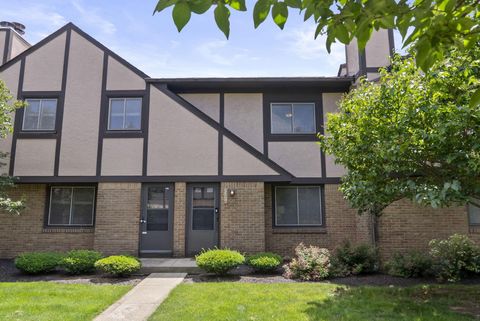Photo of 5376 Tartan Lane 32 #32, Columbus, OH 43235 (MLS # 226023540)