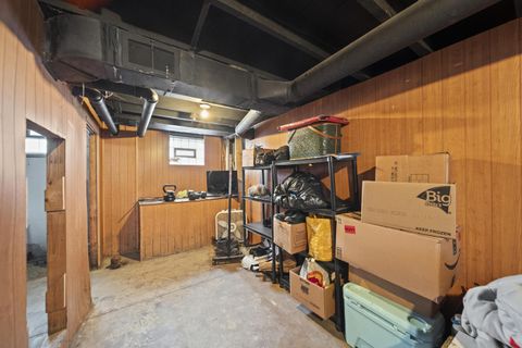 Tiny photo for 333 W 9th Street, Marysville, OH 43040 (MLS # 226010003)