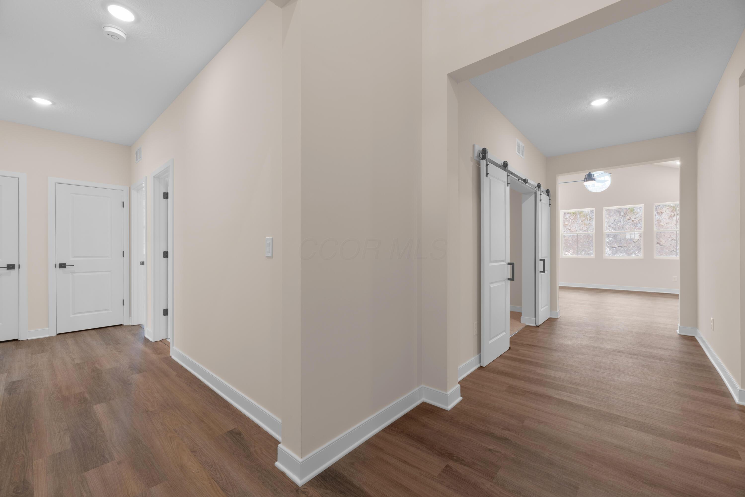 701 Grand View Drive, Howard, Ohio image 5