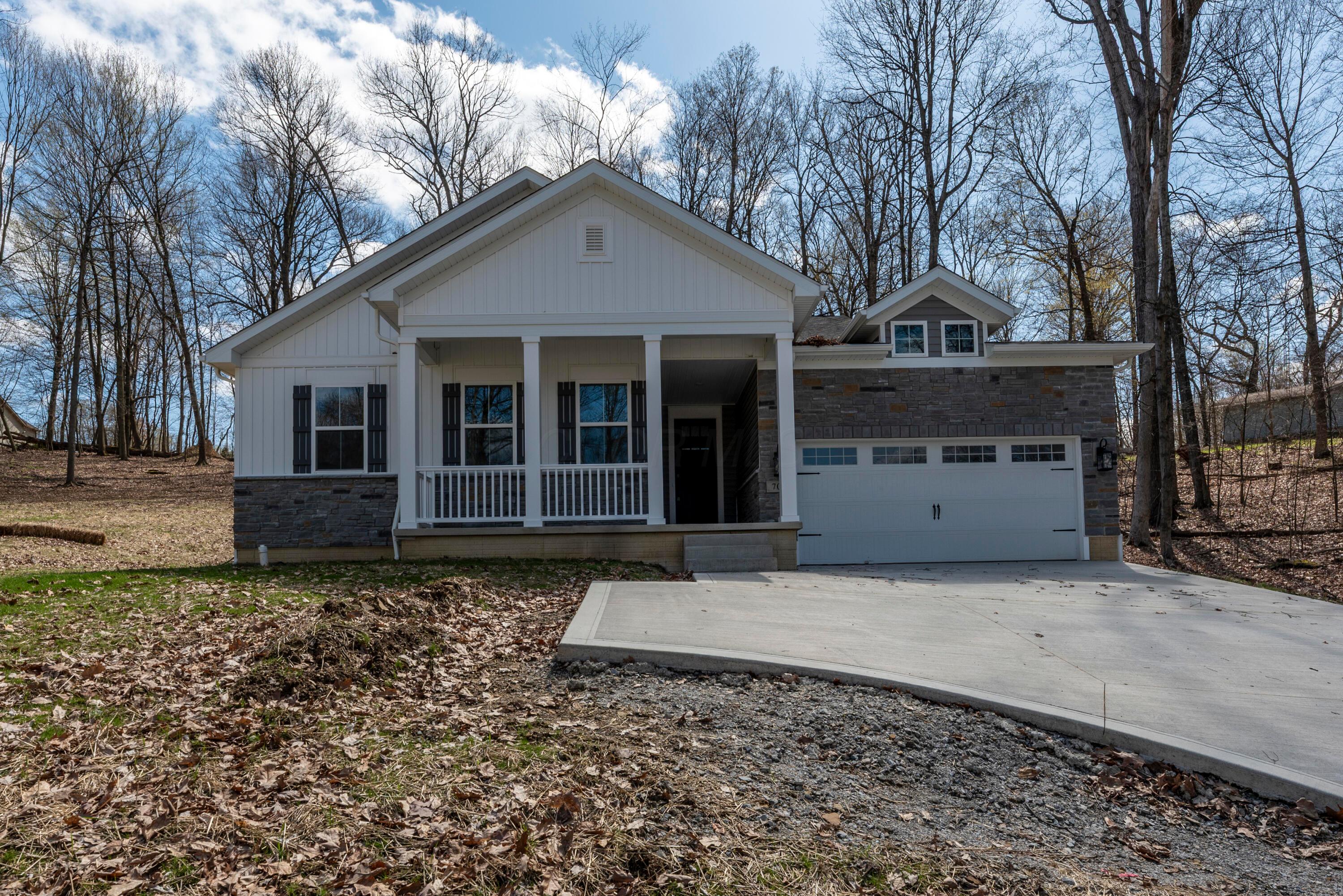 701 Grand View Drive, Howard, Ohio image 3