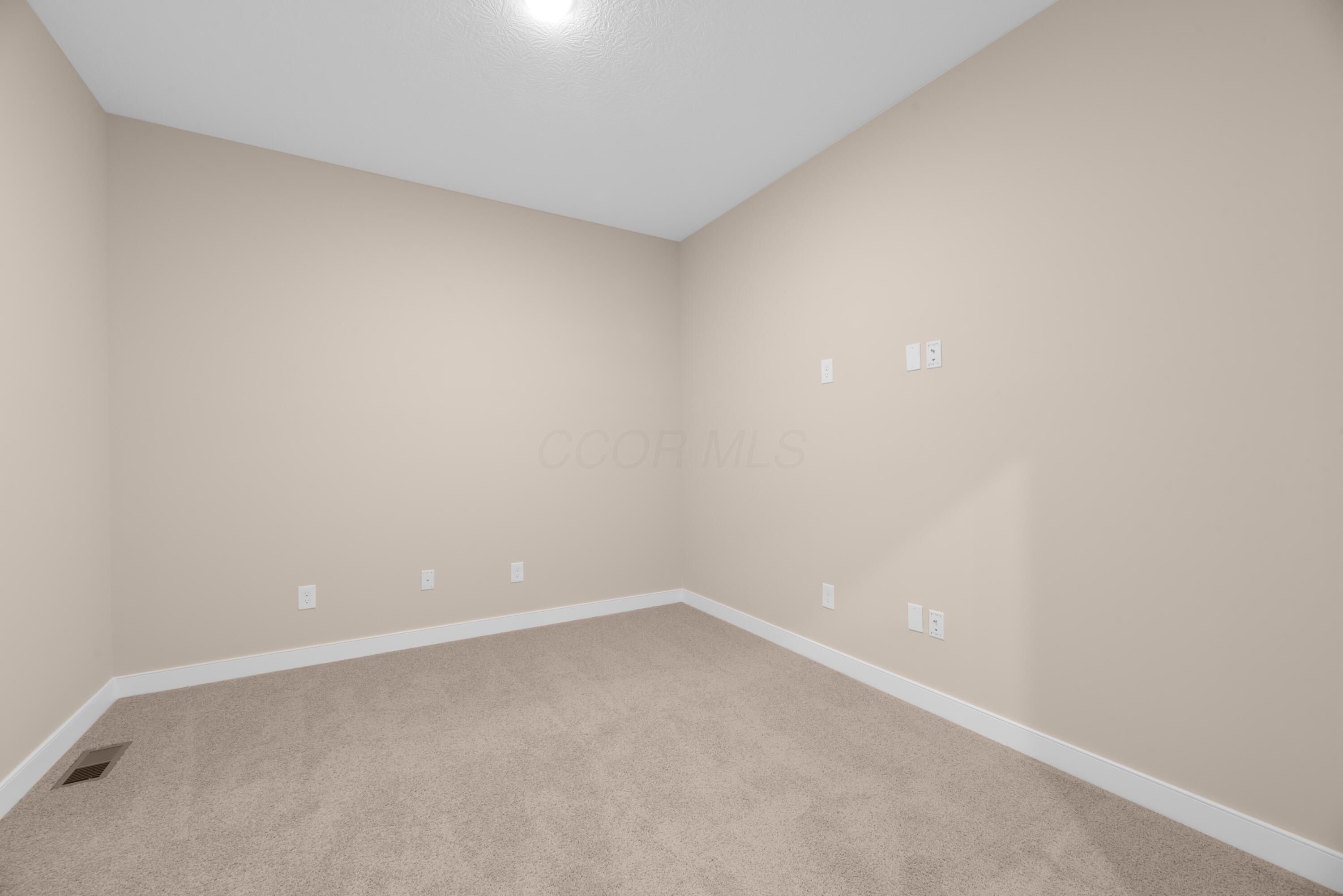701 Grand View Drive, Howard, Ohio image 8