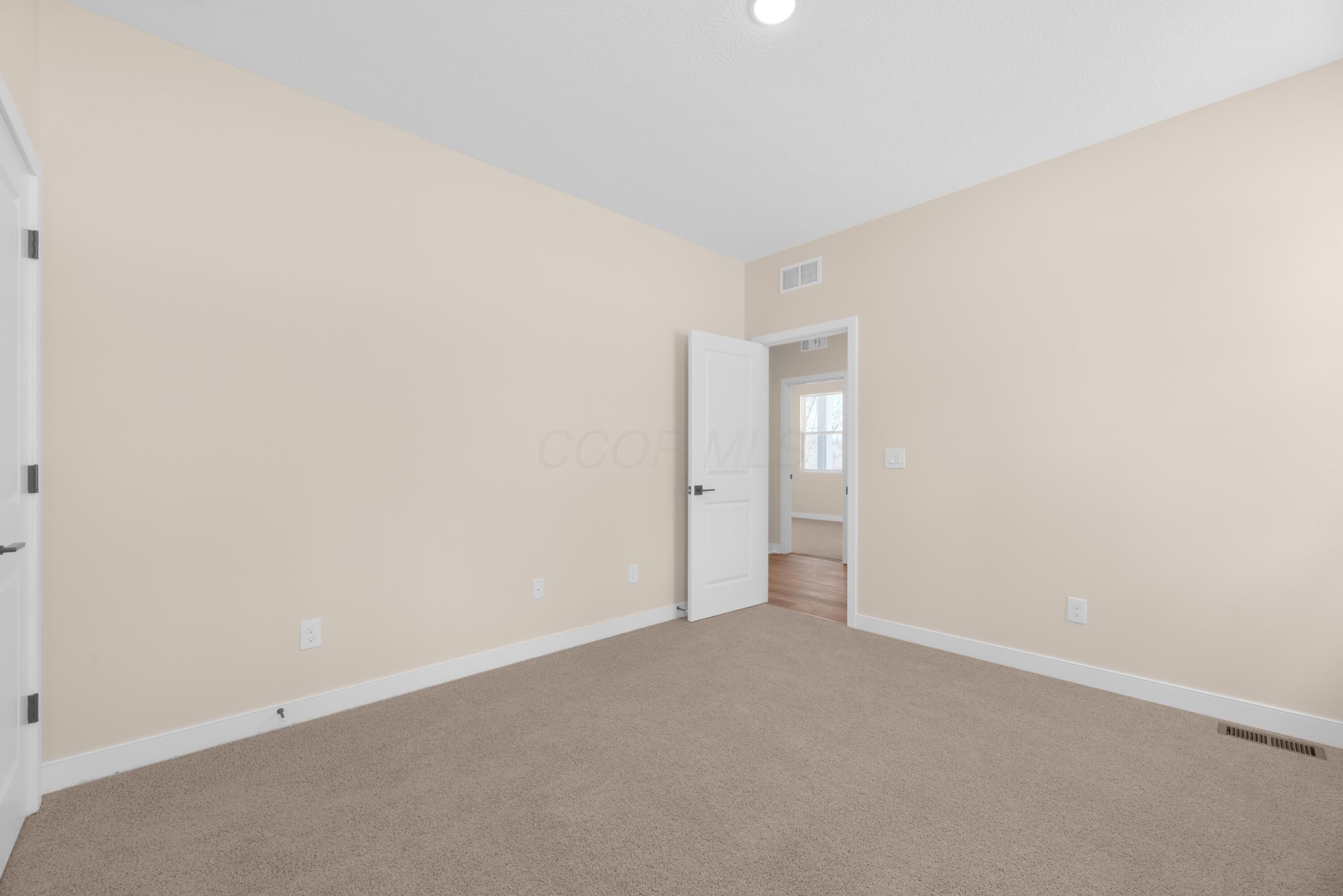 701 Grand View Drive, Howard, Ohio image 36