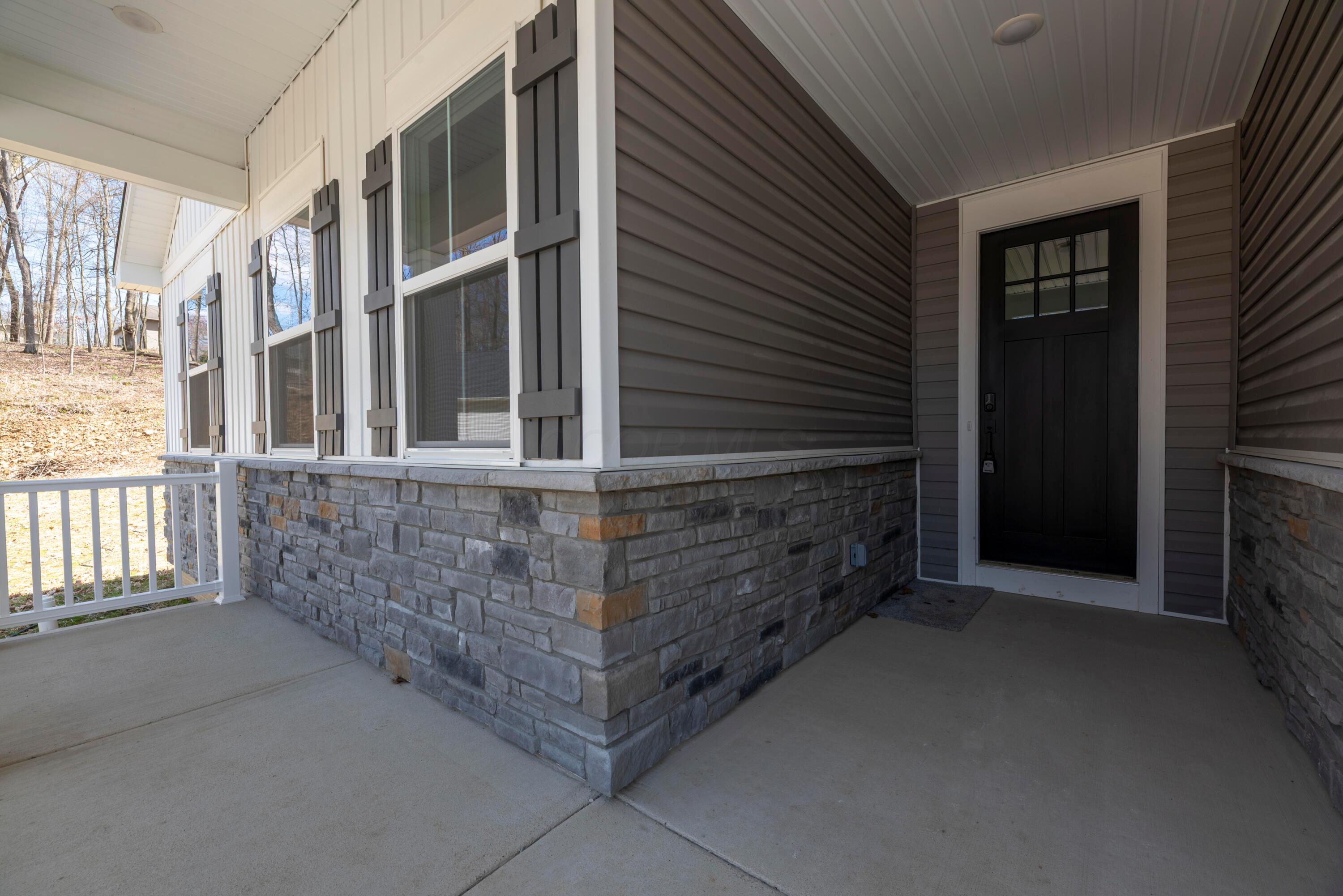 701 Grand View Drive, Howard, Ohio image 4
