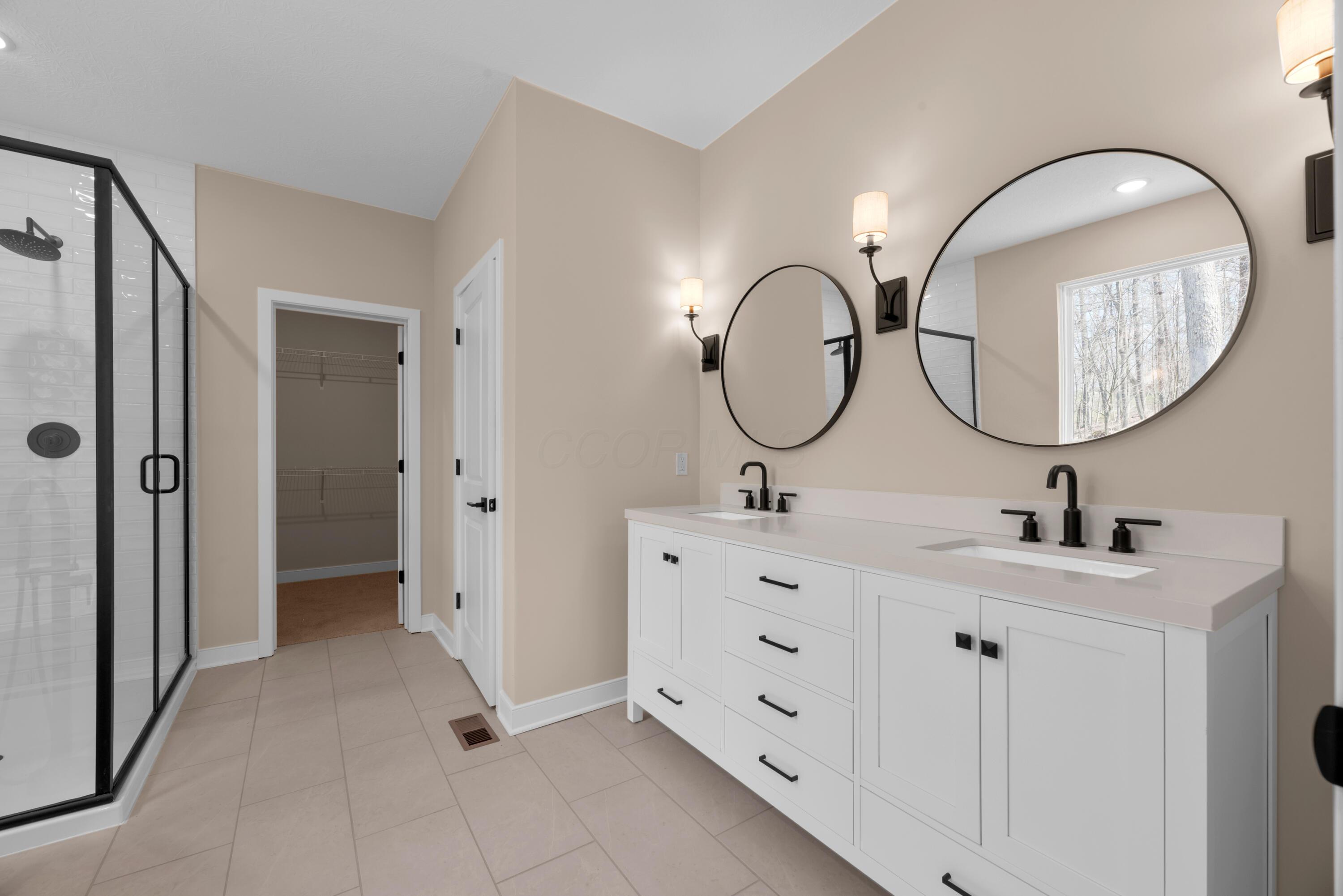 701 Grand View Drive, Howard, Ohio image 30