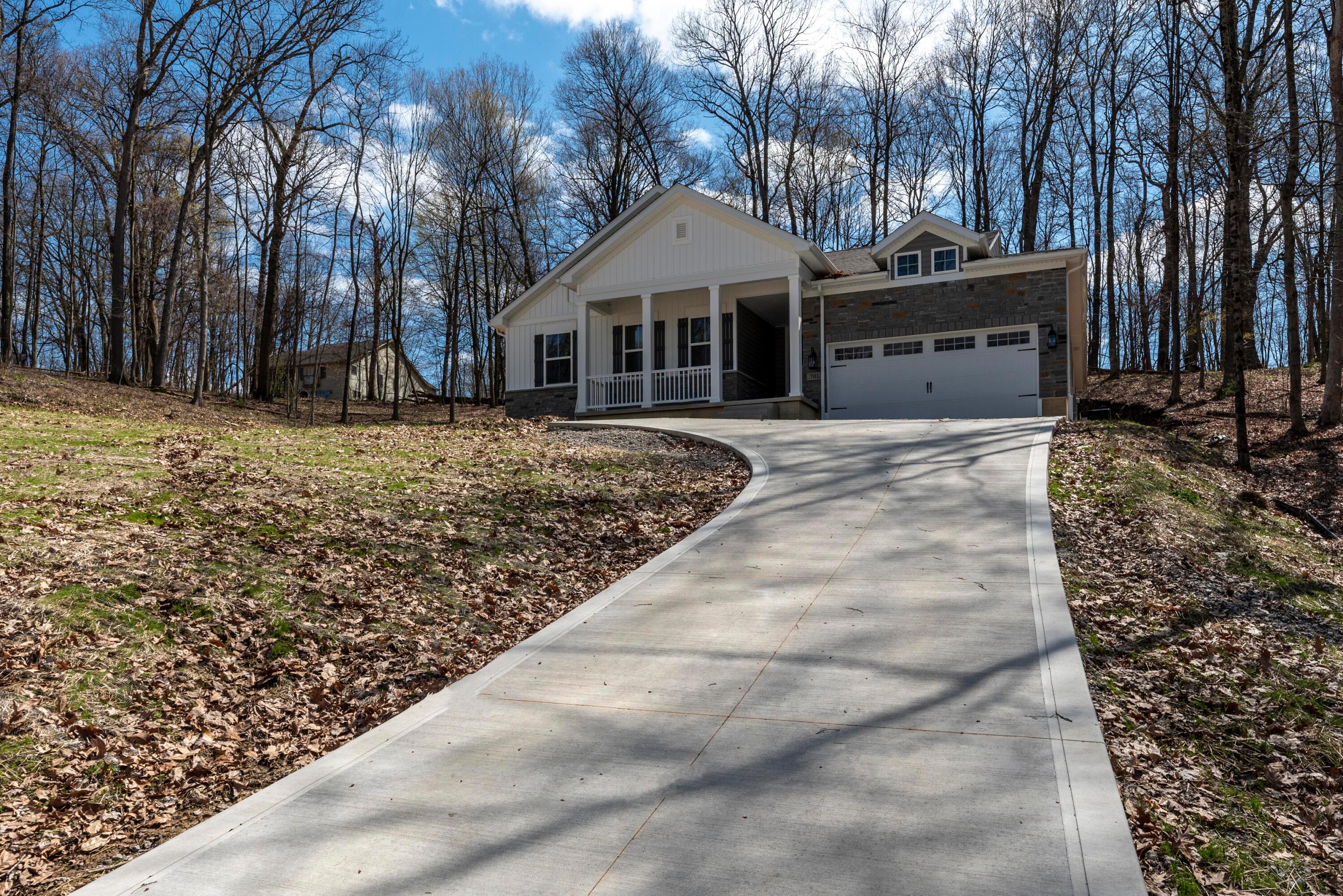 701 Grand View Drive, Howard, Ohio image 1