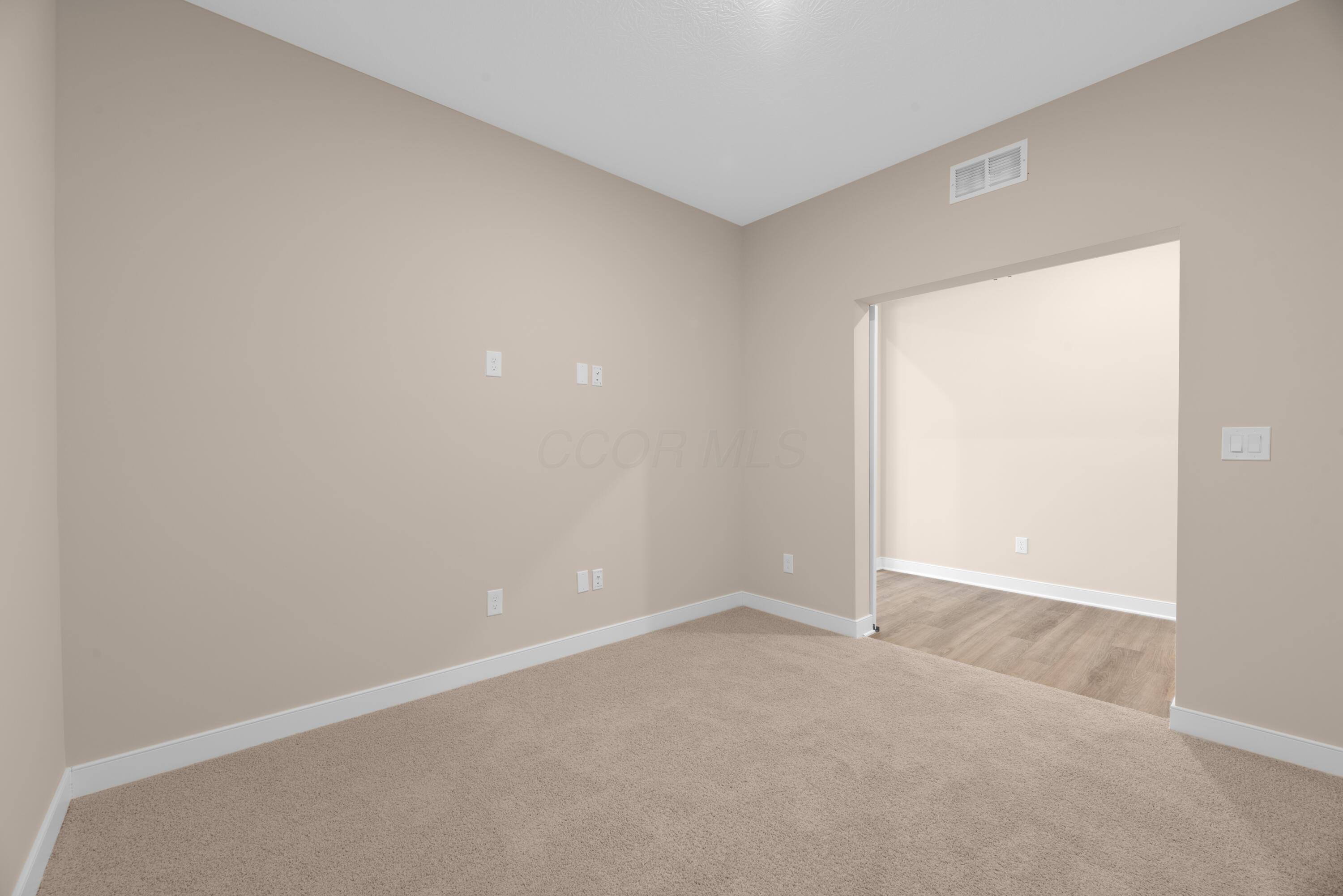 701 Grand View Drive, Howard, Ohio image 9