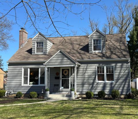 Photo of 540 E Beaumont Road, Columbus, OH 43214 (MLS # 226011755)