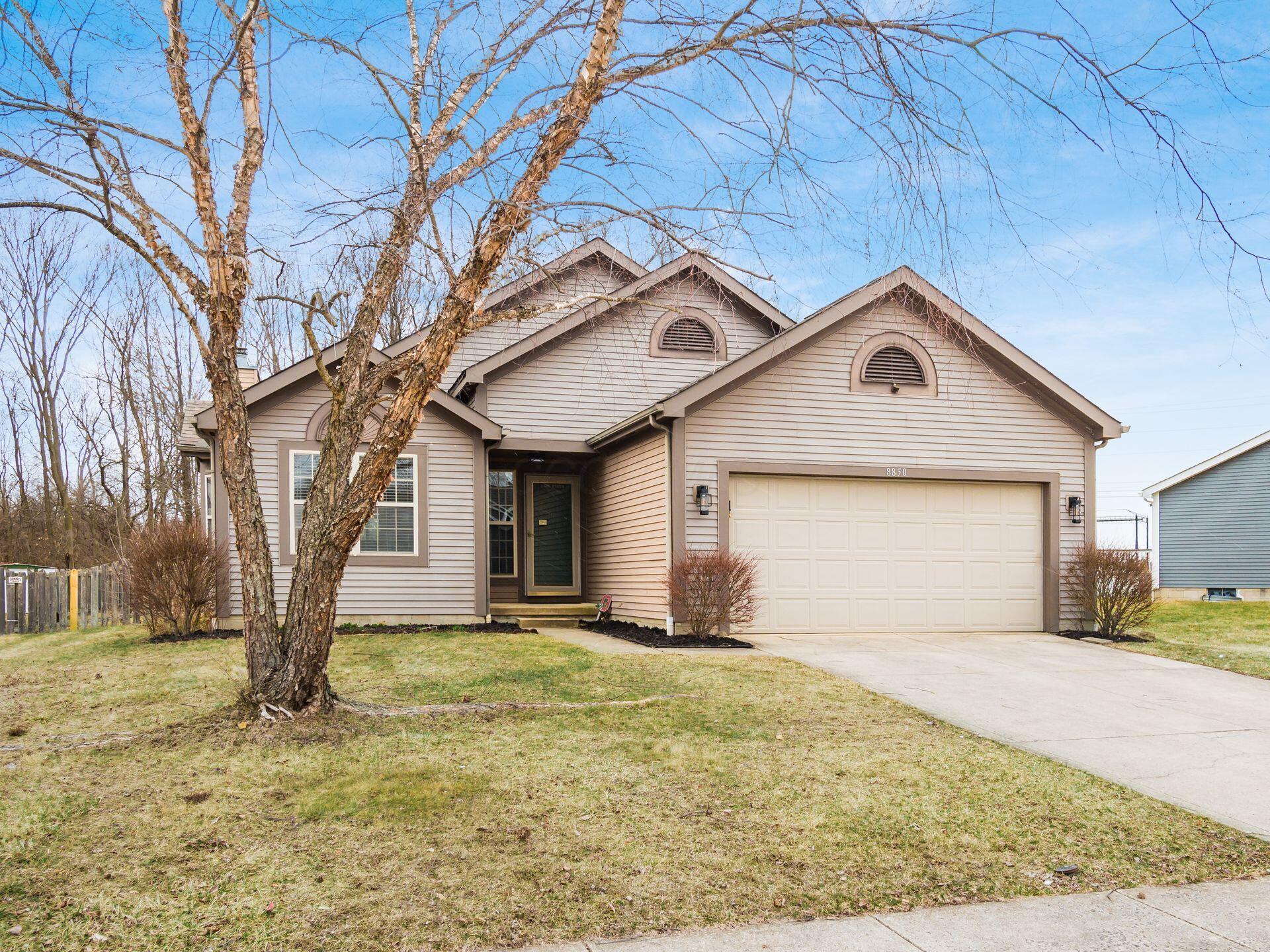 8850 Stillwater Drive, Galloway, Ohio image 1