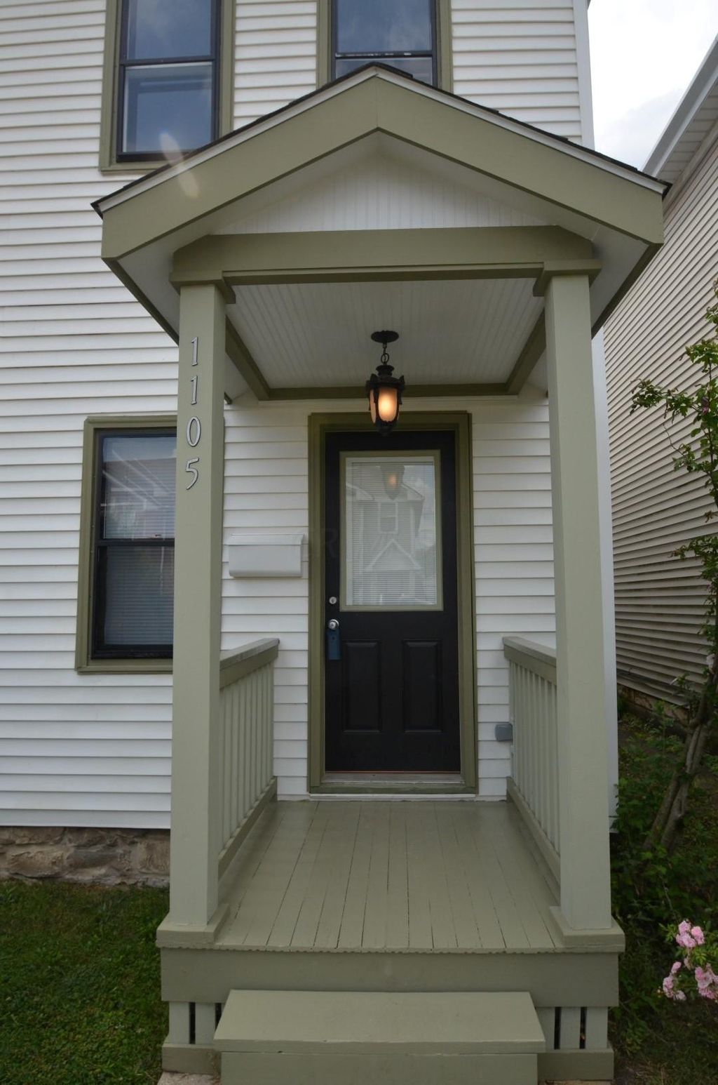 Photo of 1105 Oregon Avenue, Columbus, OH 43201 (MLS # 226018245)