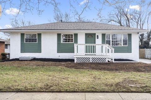 Photo of 1549 Alpine Drive, Columbus, OH 43229 (MLS # 225044407)