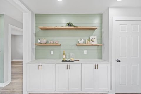 Tiny photo for 1549 Alpine Drive, Columbus, OH 43229 (MLS # 225044407)