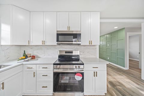 Tiny photo for 1549 Alpine Drive, Columbus, OH 43229 (MLS # 225044407)