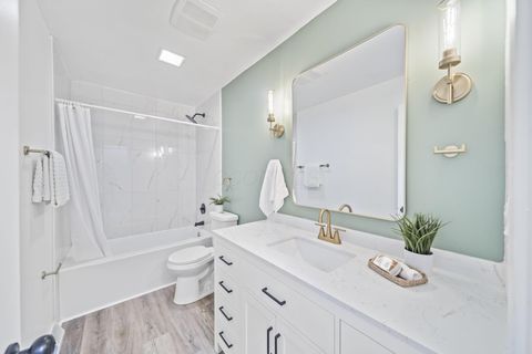 Tiny photo for 1549 Alpine Drive, Columbus, OH 43229 (MLS # 225044407)