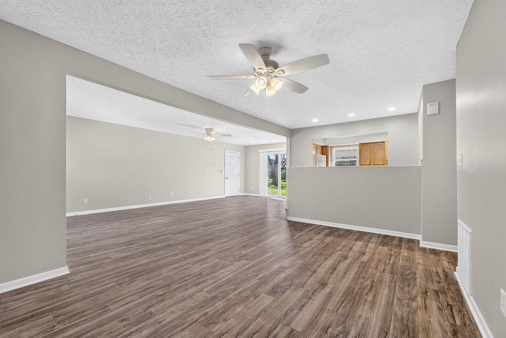 Photo of 1999 Cory Drive, Hilliard, OH 43026 (MLS # 226037375)
