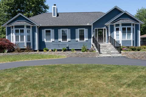Homes For Sale - 1440 E Choctaw Drive<br/> London, OH 43140