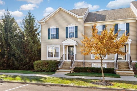 Photo of 5567 Middle Falls Street 31 #31, Dublin, OH 43016 (MLS # 225035646) Photo of 5567 Middle Falls Street 31 #31, Dublin, OH 43016 (MLS # 225035646)