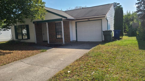 Photo of 3953 Deer Lake Way, Columbus, OH 43204 (MLS # 226019440)
