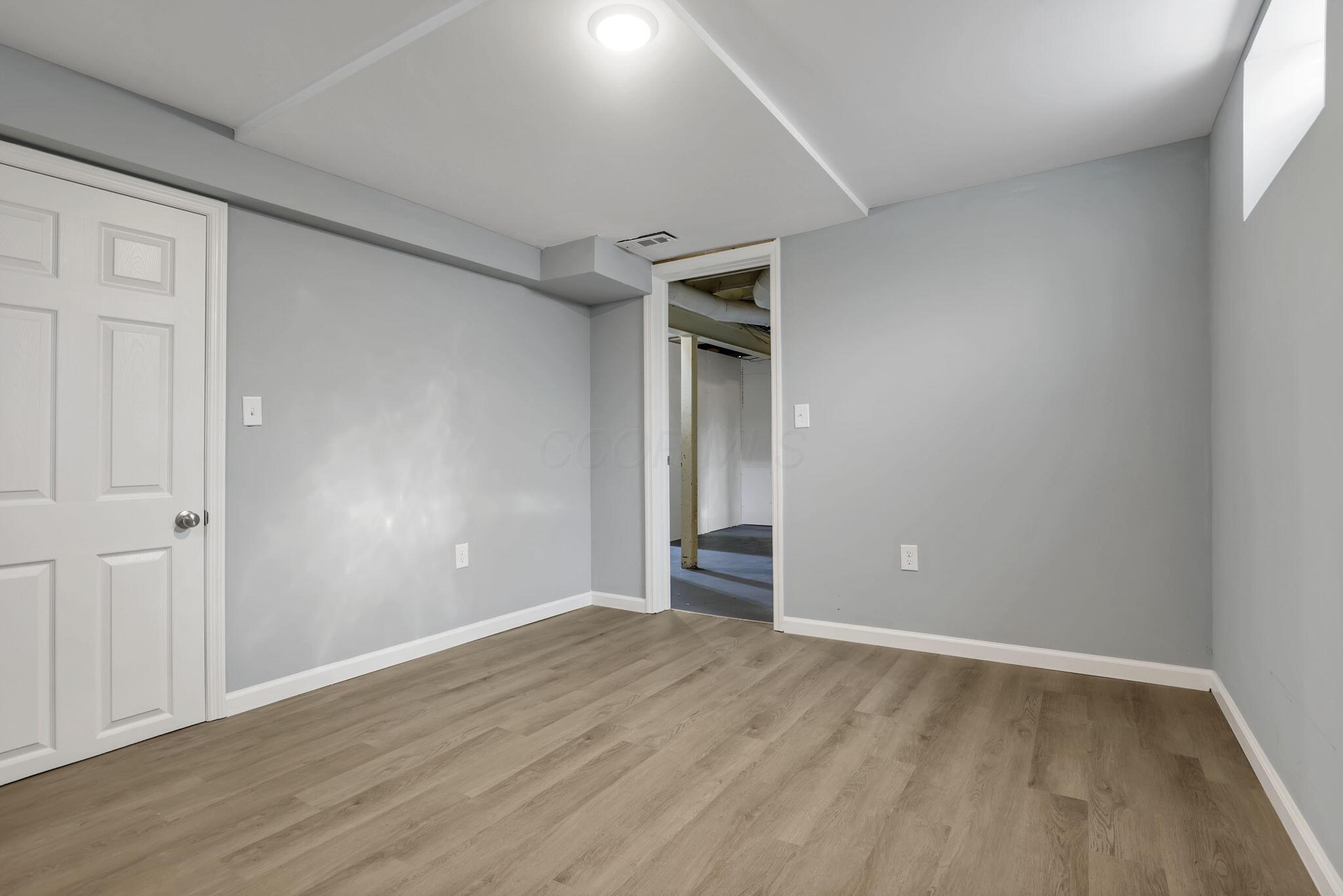 603 S James Road, Columbus, Ohio image 32