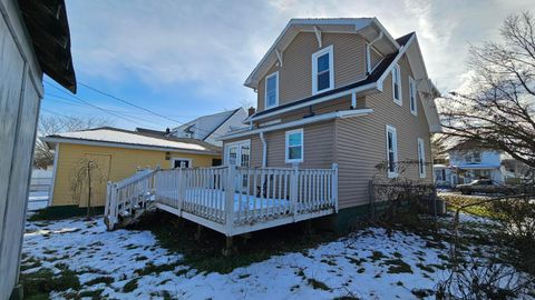 Tiny photo for 463 Laurel Street, Chillicothe, OH 45601 (MLS # 225045049)