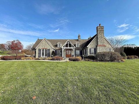 Photo of 1436 Greenbrier Drive, Mount Vernon, OH 43050 (MLS # 226007982)