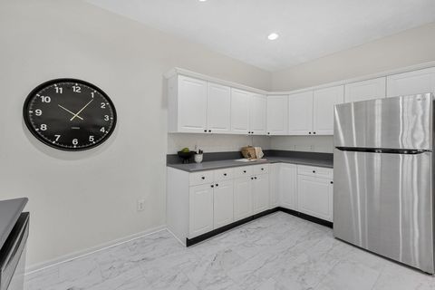 Tiny photo for 147 Shadymere Lane 5 #5, Columbus, OH 43213 (MLS # 225039508)