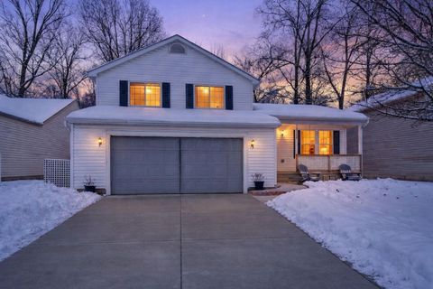 Photo of 1880 Mcdowell Ridge Drive, Columbus, OH 43223 (MLS # 226003650)