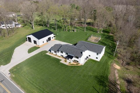 Photo of 5840 Kitzmiller Road, New Albany, OH 43054 (MLS # 226017259)