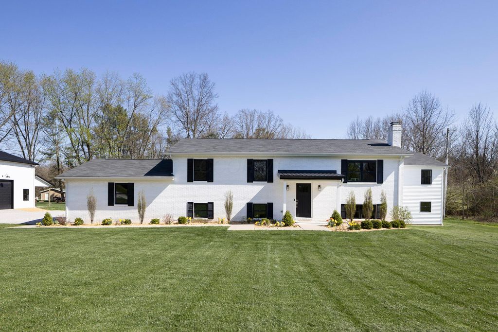 Photo of 5840 Kitzmiller Road, New Albany, OH 43054 (MLS # 226017259)