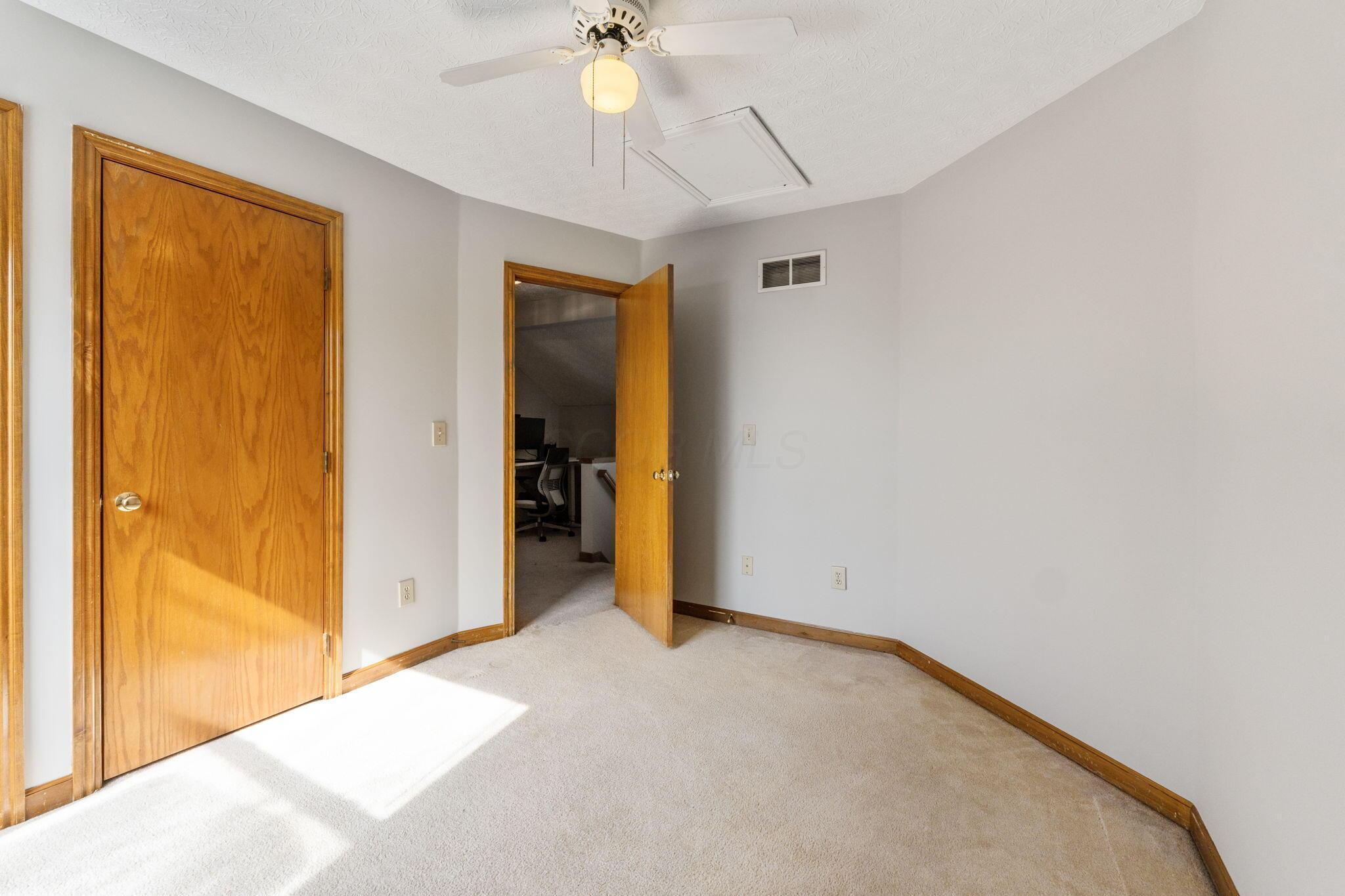 8575 Kingsley Drive, Reynoldsburg, Ohio image 37