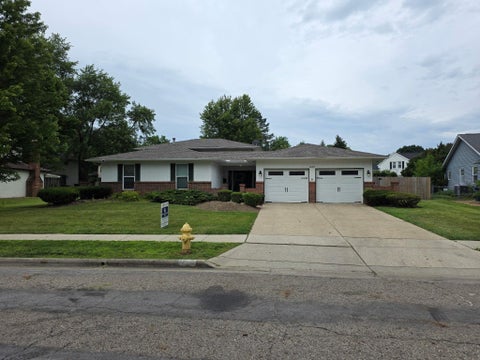 Homes For Sale - 945 Matterhorn Drive<br/> Reynoldsburg, OH 43068