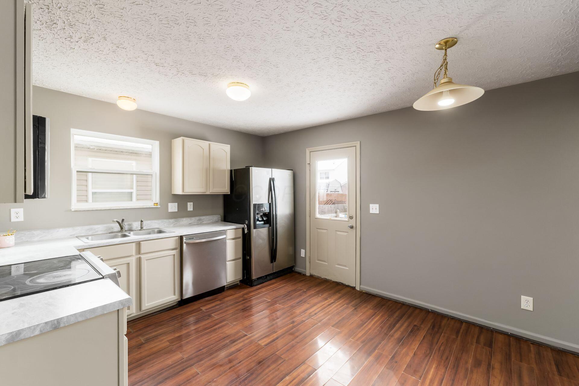3919 Rosette Drive, Grove City, Ohio image 7