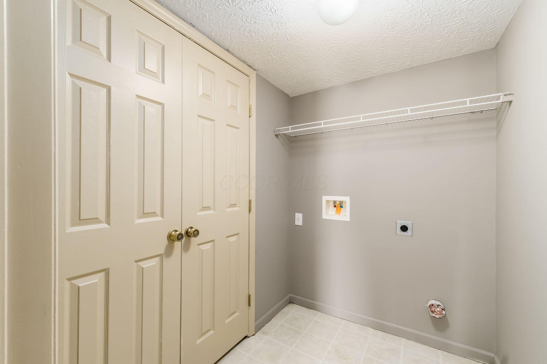 3919 Rosette Drive, Grove City, Ohio image 16