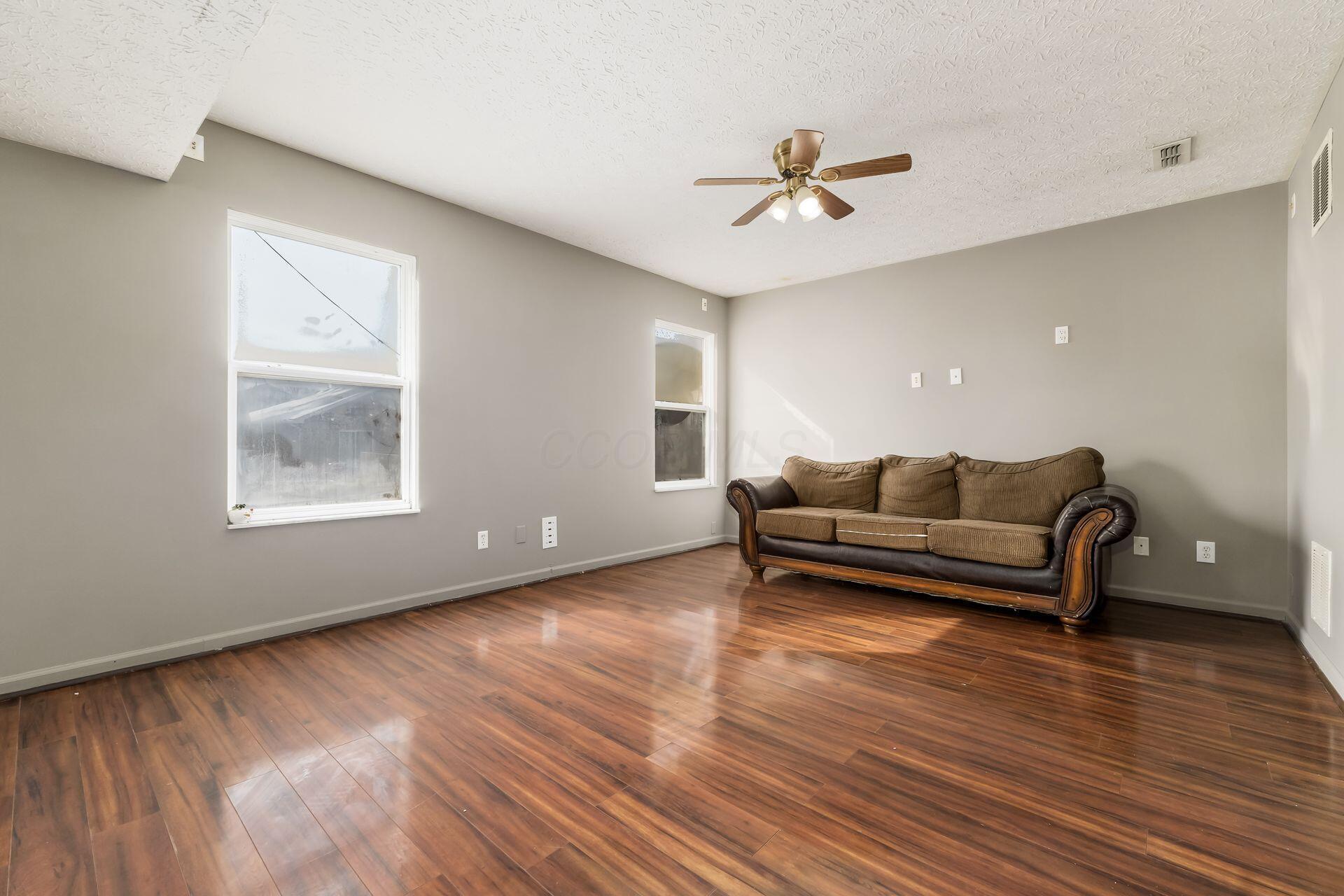 3919 Rosette Drive, Grove City, Ohio image 12