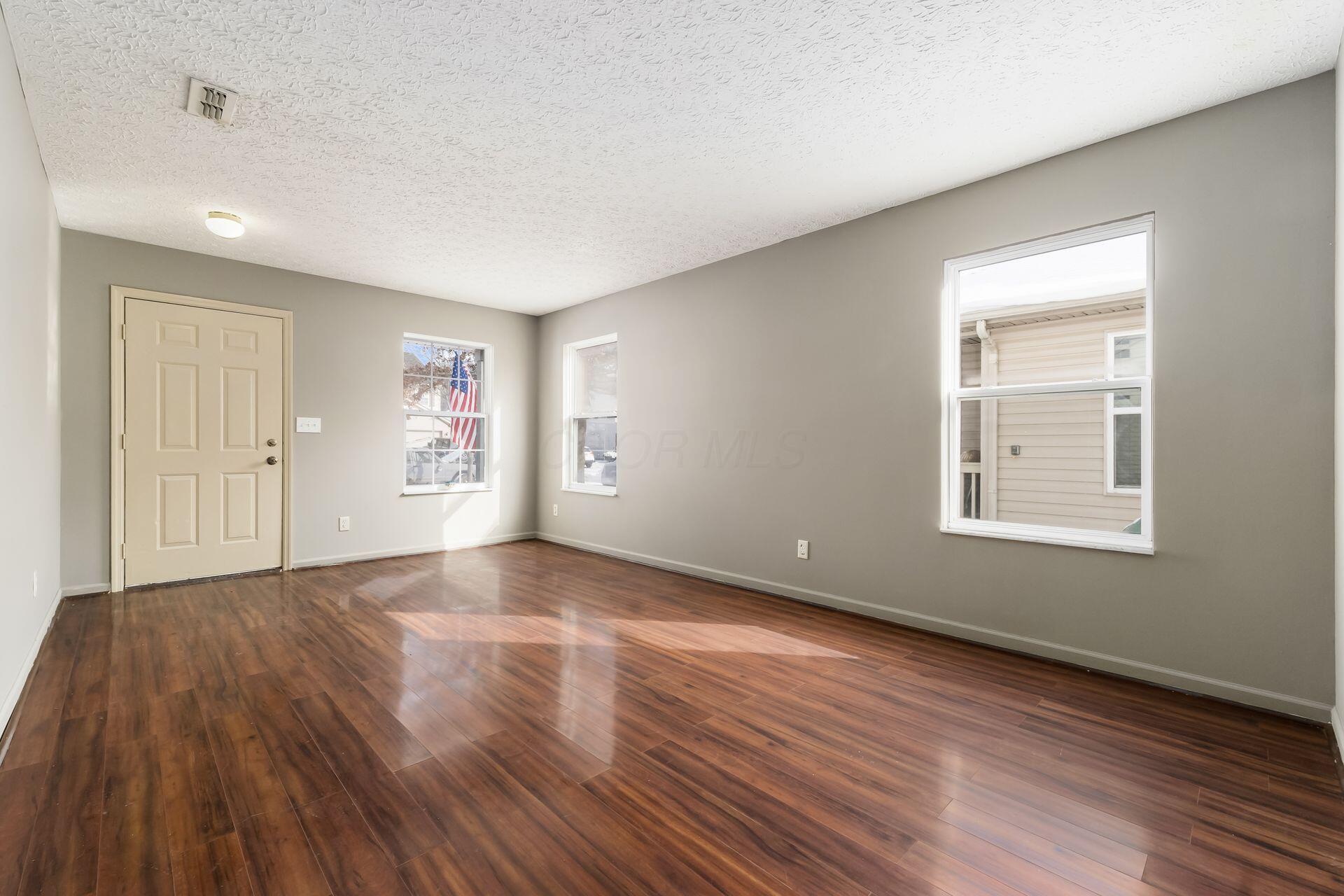 3919 Rosette Drive, Grove City, Ohio image 5