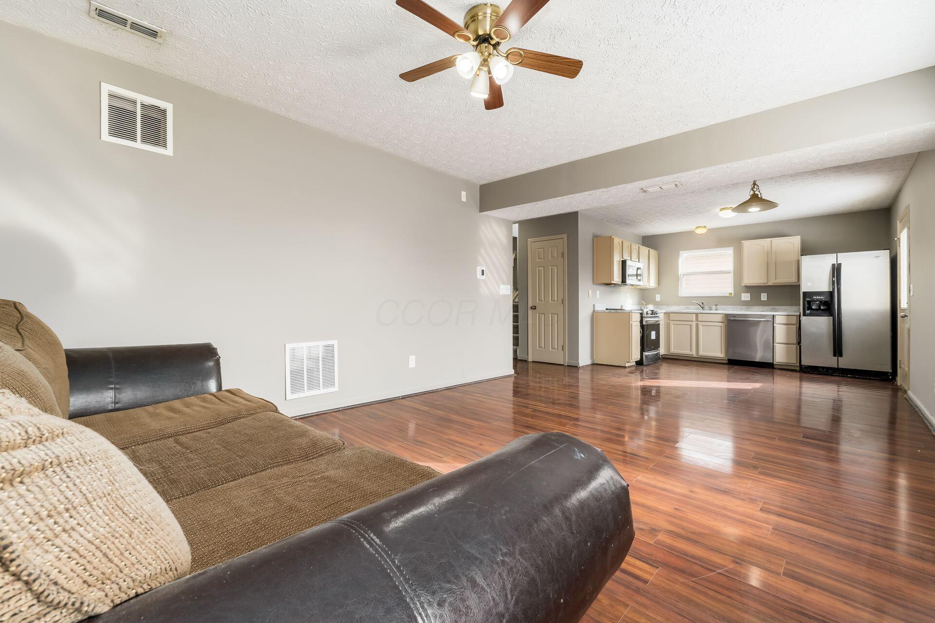 3919 Rosette Drive, Grove City, Ohio image 13