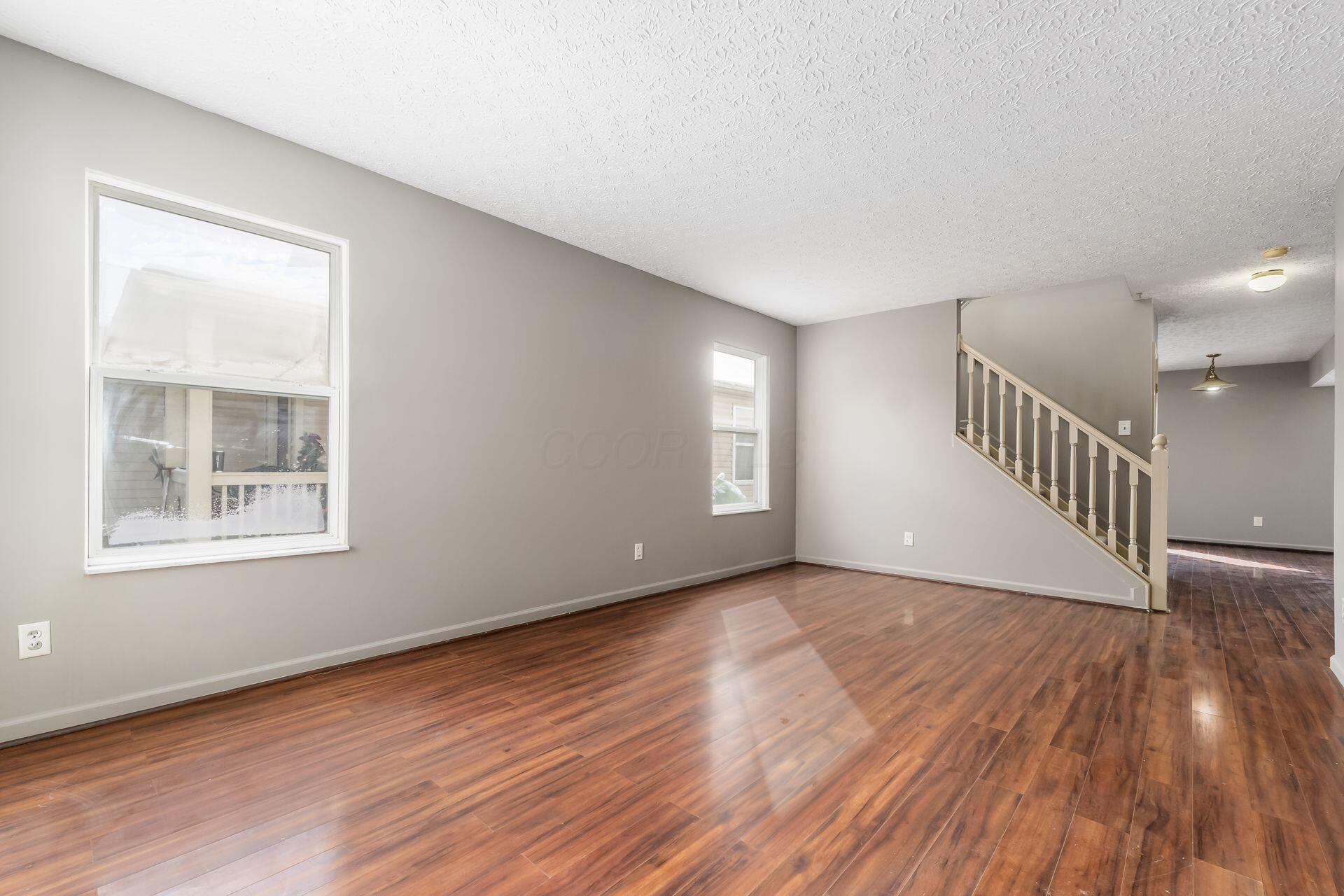3919 Rosette Drive, Grove City, Ohio image 3