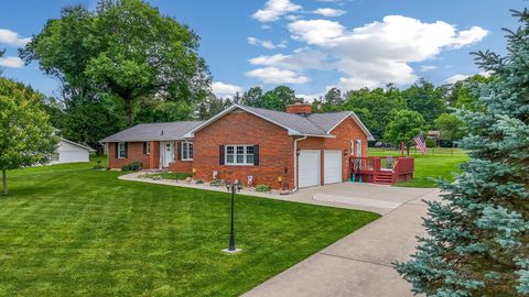 Photo of 1030 Rhoda Lane NE, Lancaster, OH 43130 (MLS # 226022839)