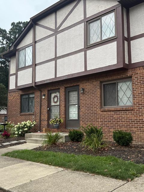 Condo For Sale - 3070 Highcliff Court<br/> Franklin County, Columbus, OH 43231