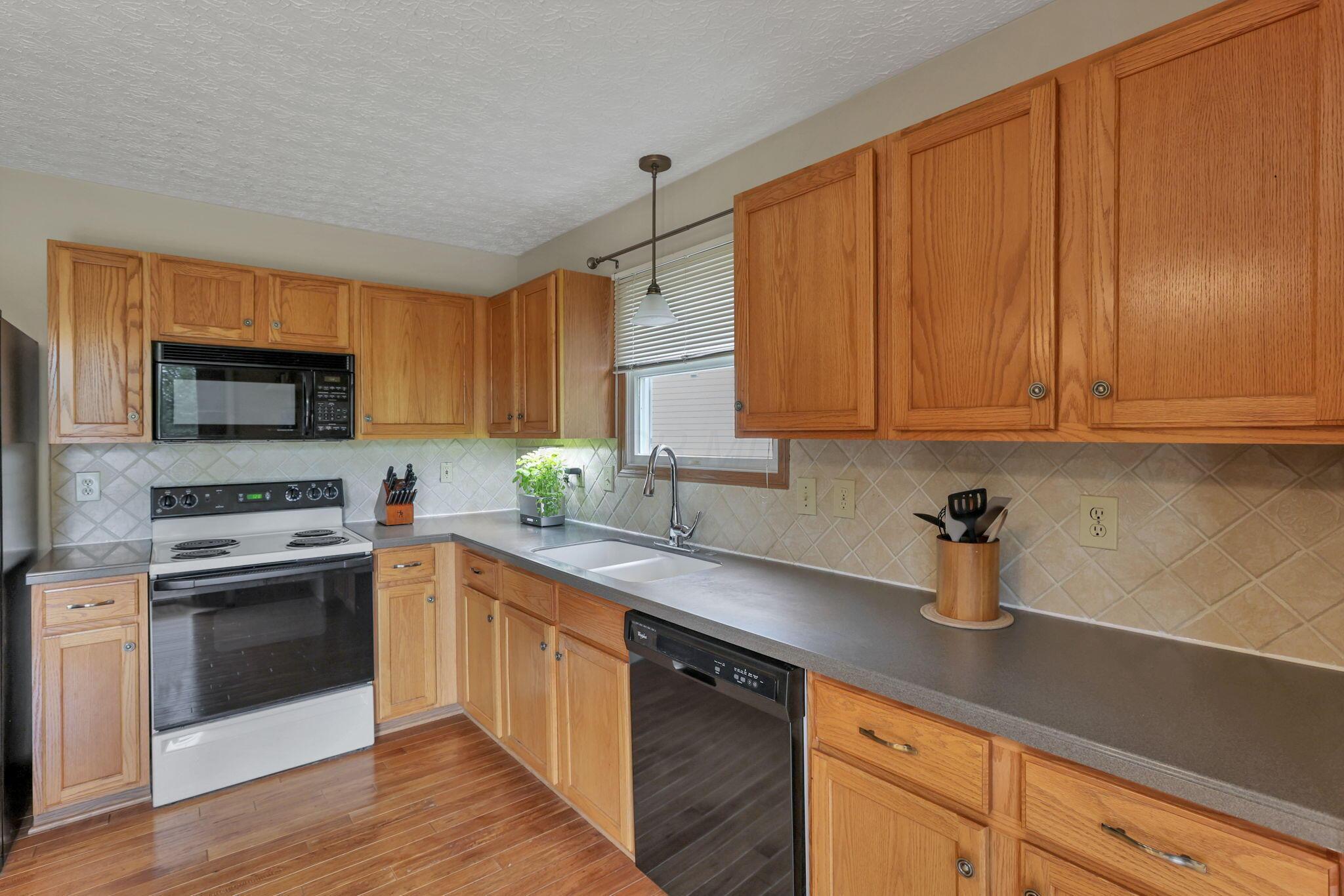 4807 Dori Park Drive, Hilliard, Ohio image 20