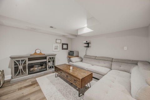Tiny photo for 236 N Roosevelt Avenue, Bexley, OH 43209 (MLS # 226040079)