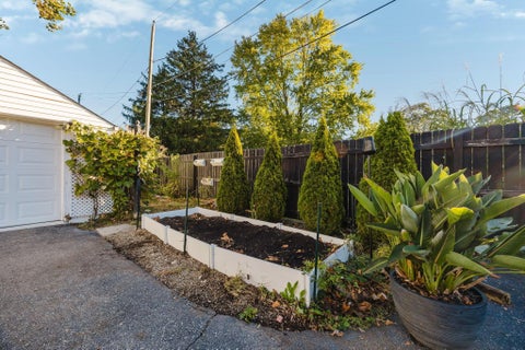 Tiny photo for 236 N Roosevelt Avenue, Bexley, OH 43209 (MLS # 226040079)