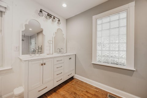 Tiny photo for 236 N Roosevelt Avenue, Bexley, OH 43209 (MLS # 226040079)