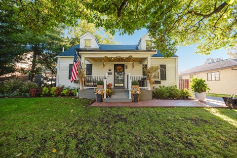 Photo of 236 N Roosevelt Avenue, Bexley, OH 43209 (MLS # 226040079)