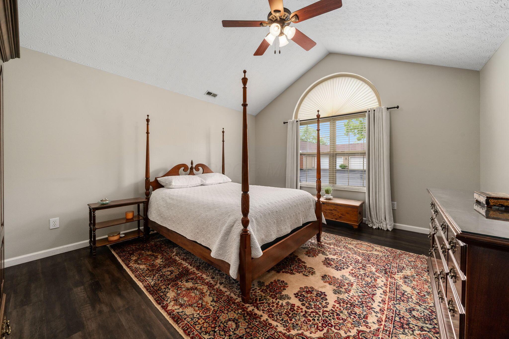 4592 Collingville Way, Columbus, Ohio image 9