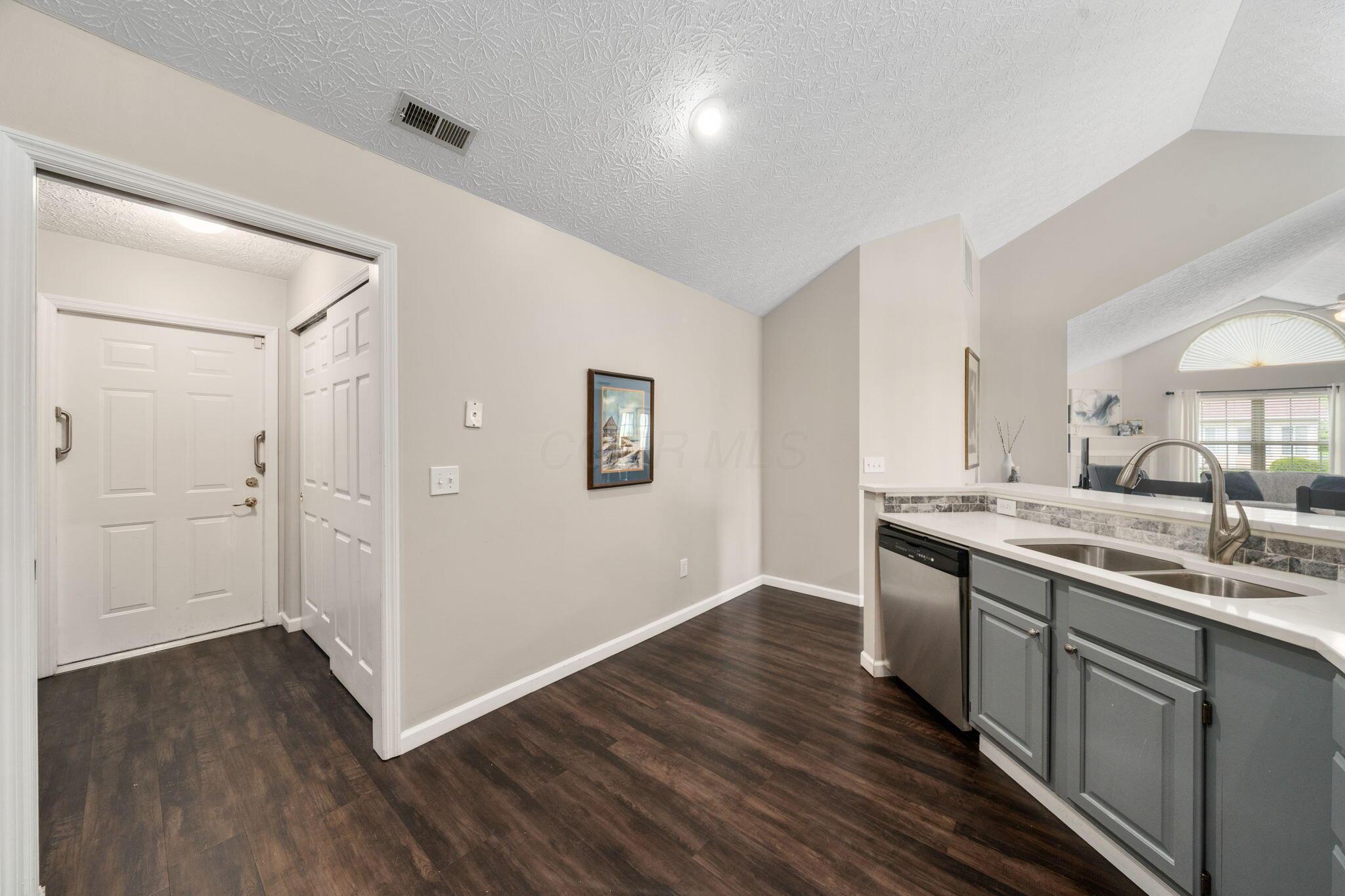 4592 Collingville Way, Columbus, Ohio image 38