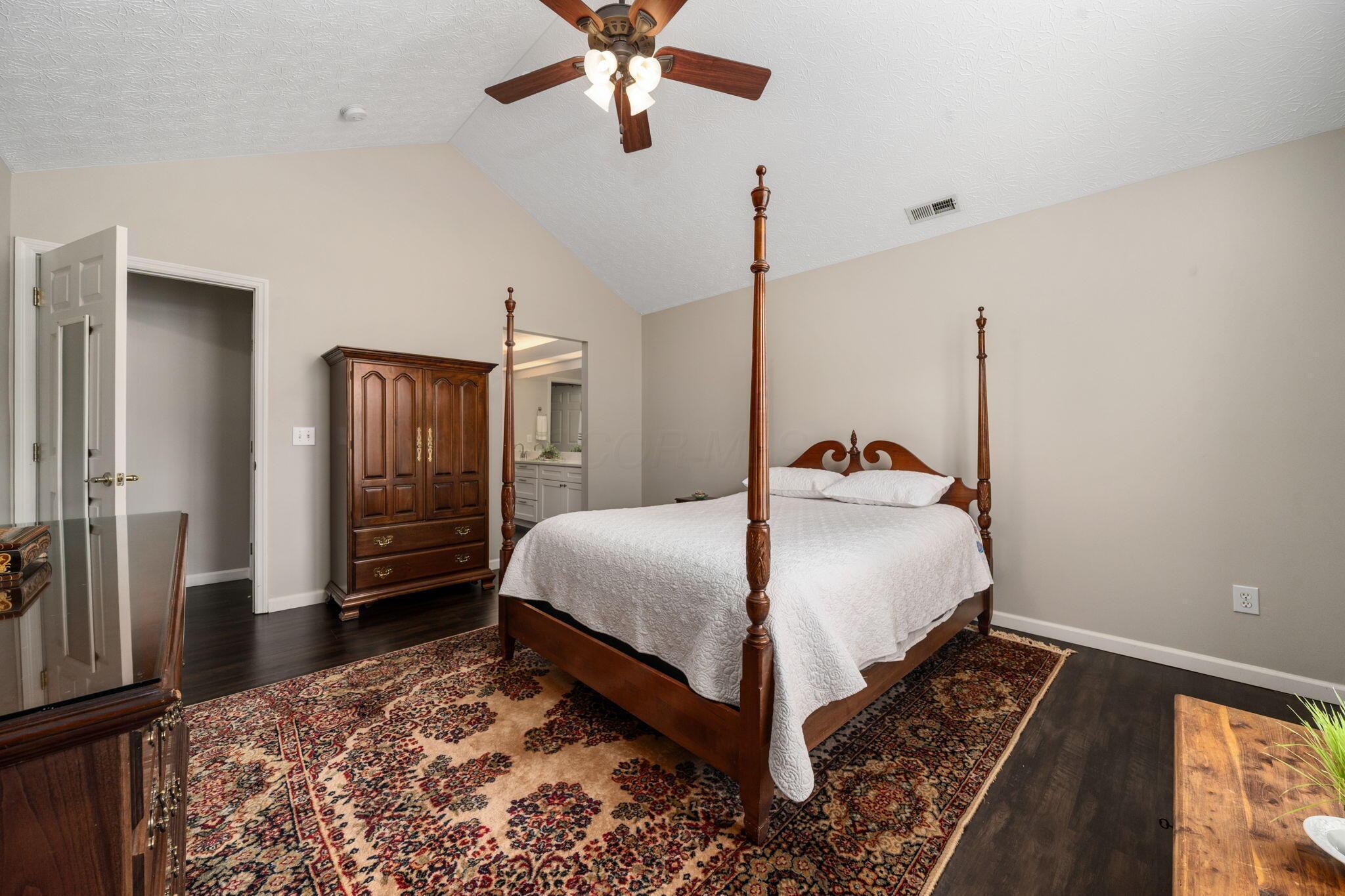 4592 Collingville Way, Columbus, Ohio image 10