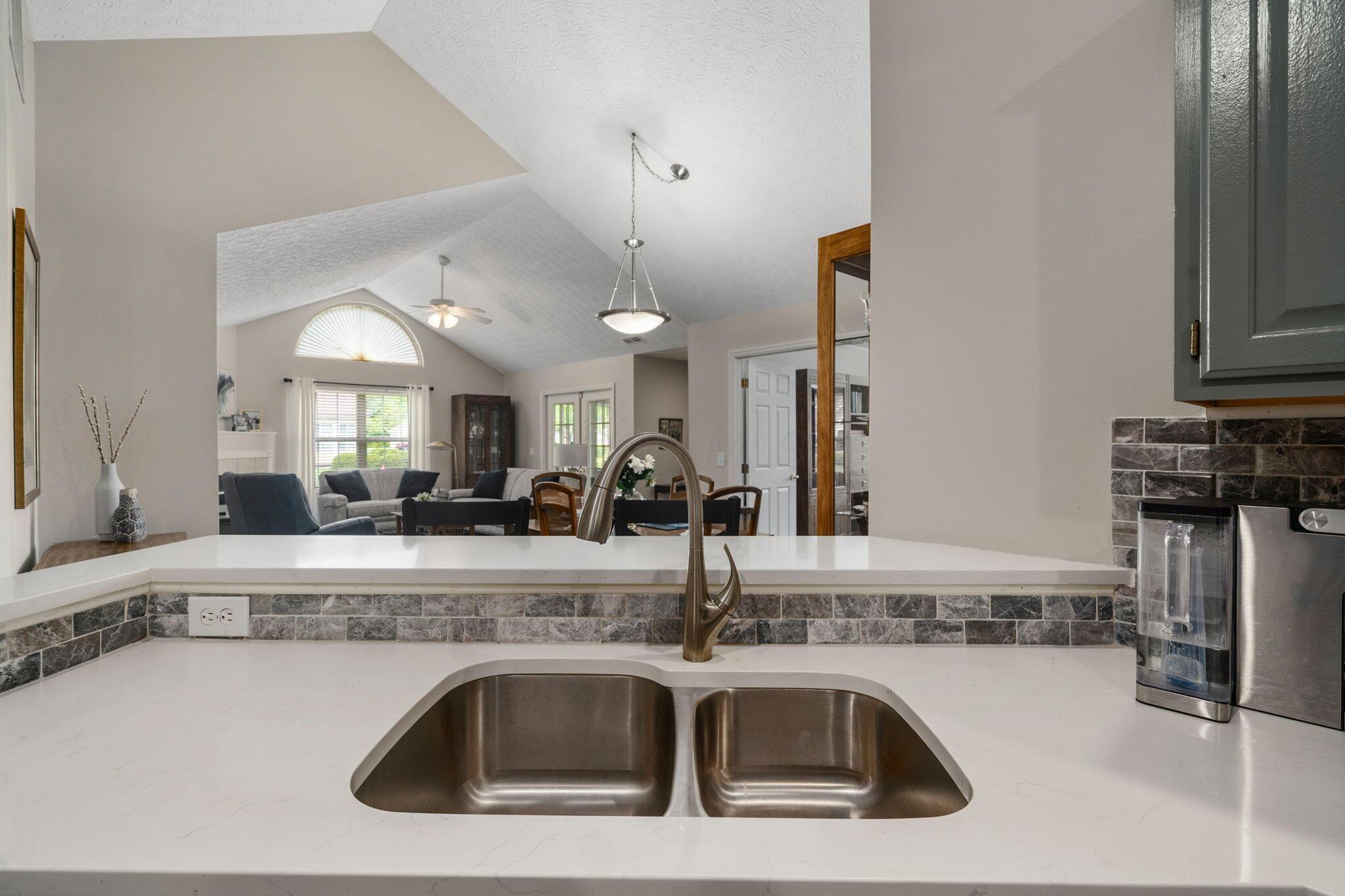 4592 Collingville Way, Columbus, Ohio image 37
