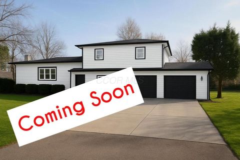 Photo of 6953 Taylor Road SW, Reynoldsburg, OH 43068 (MLS # 225044509)